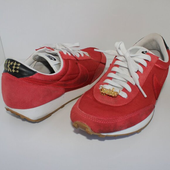 Nike Daybreak Martian Sunrise/ Chile Red Women's Size 9  DD9674 800 - Picture 1 of 16